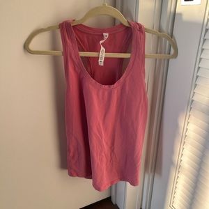 Lululemon love tank size 6